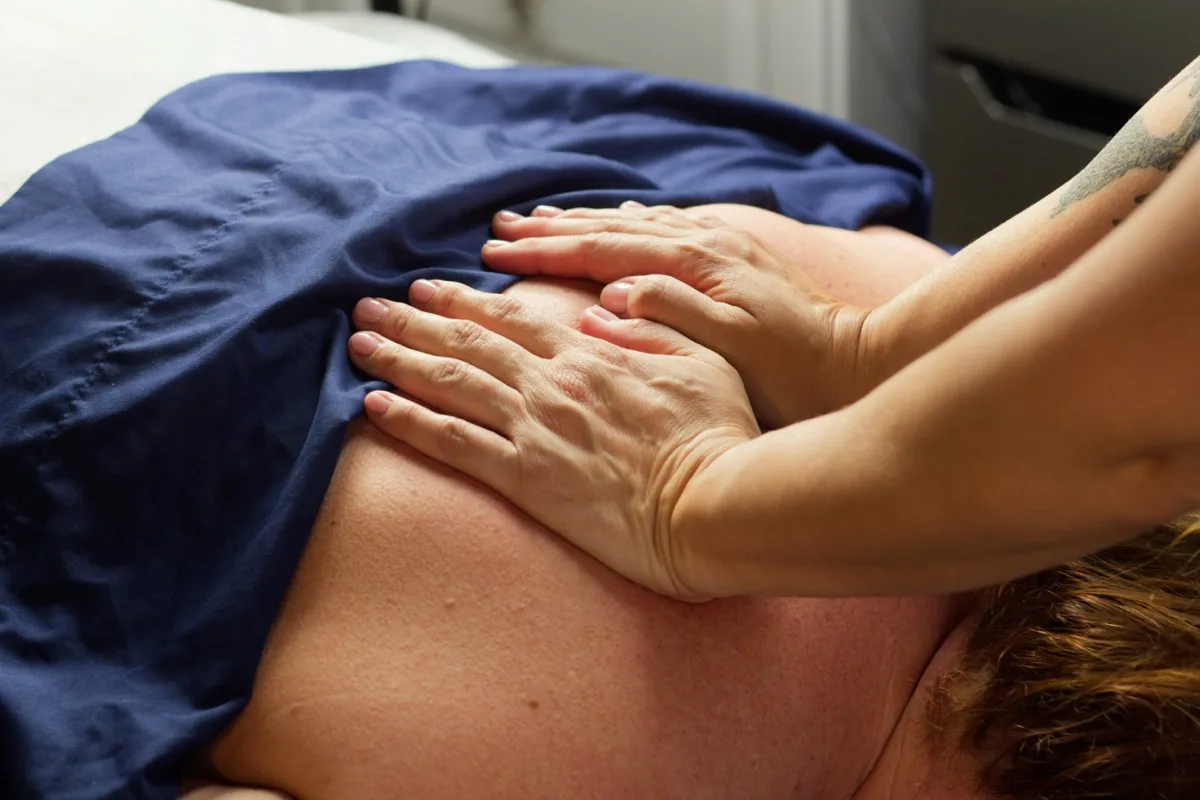 Massage therapy with Jojoba oil at Red Coral Spa